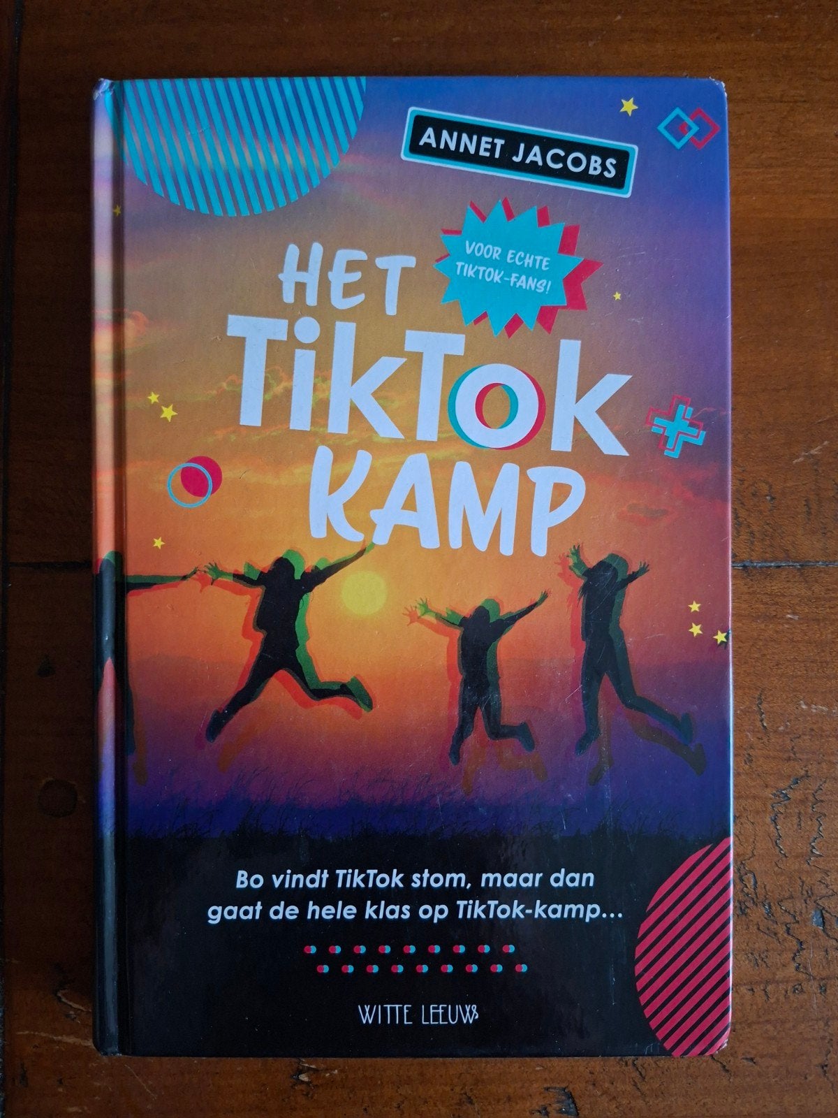 Annet Jacobs - Het TikTok Kamp, Ophalen of Verzenden, Zo goed als nieuw, Annet Jacobs