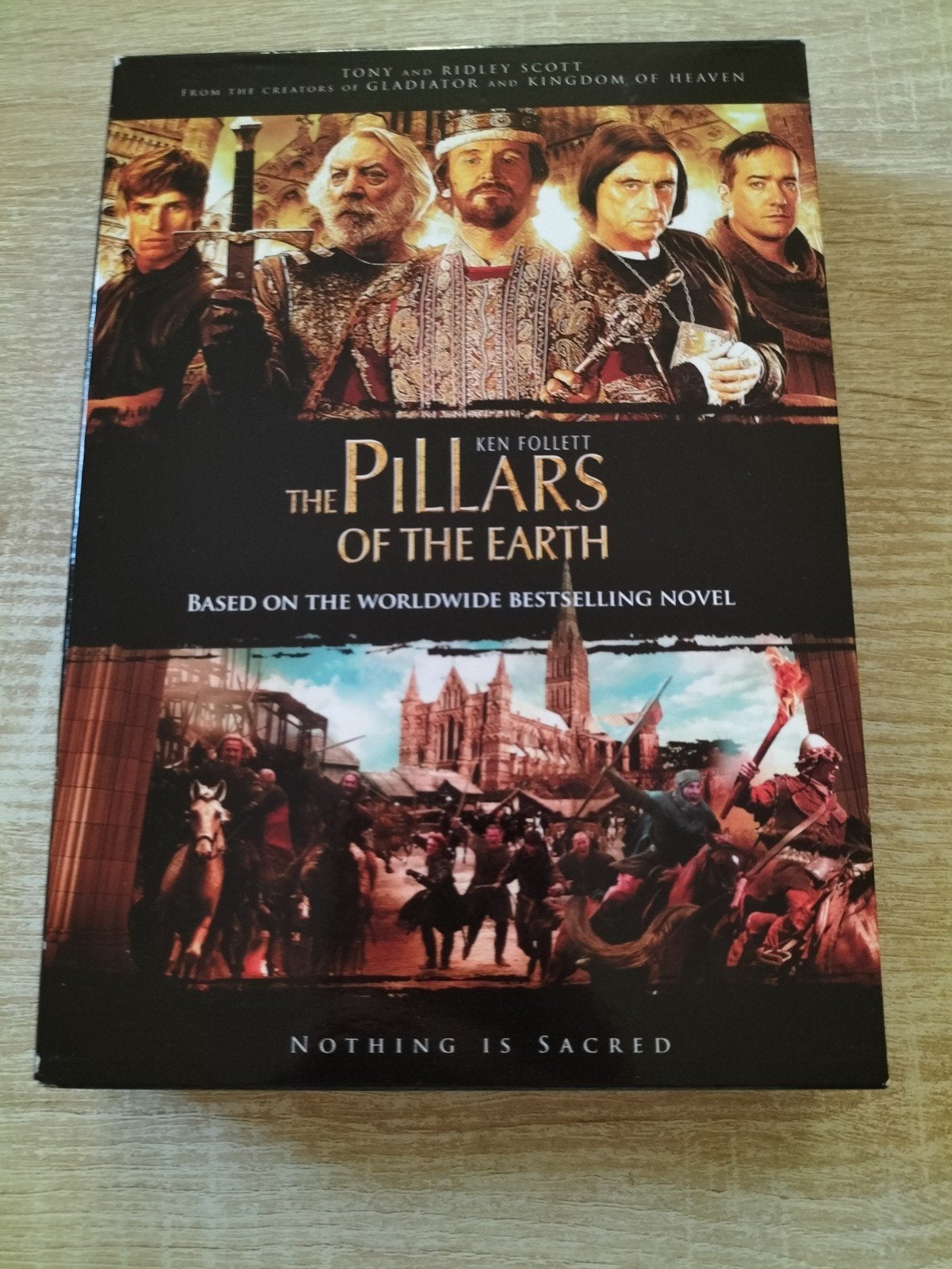 The pillars of the earth, Ophalen of Verzenden