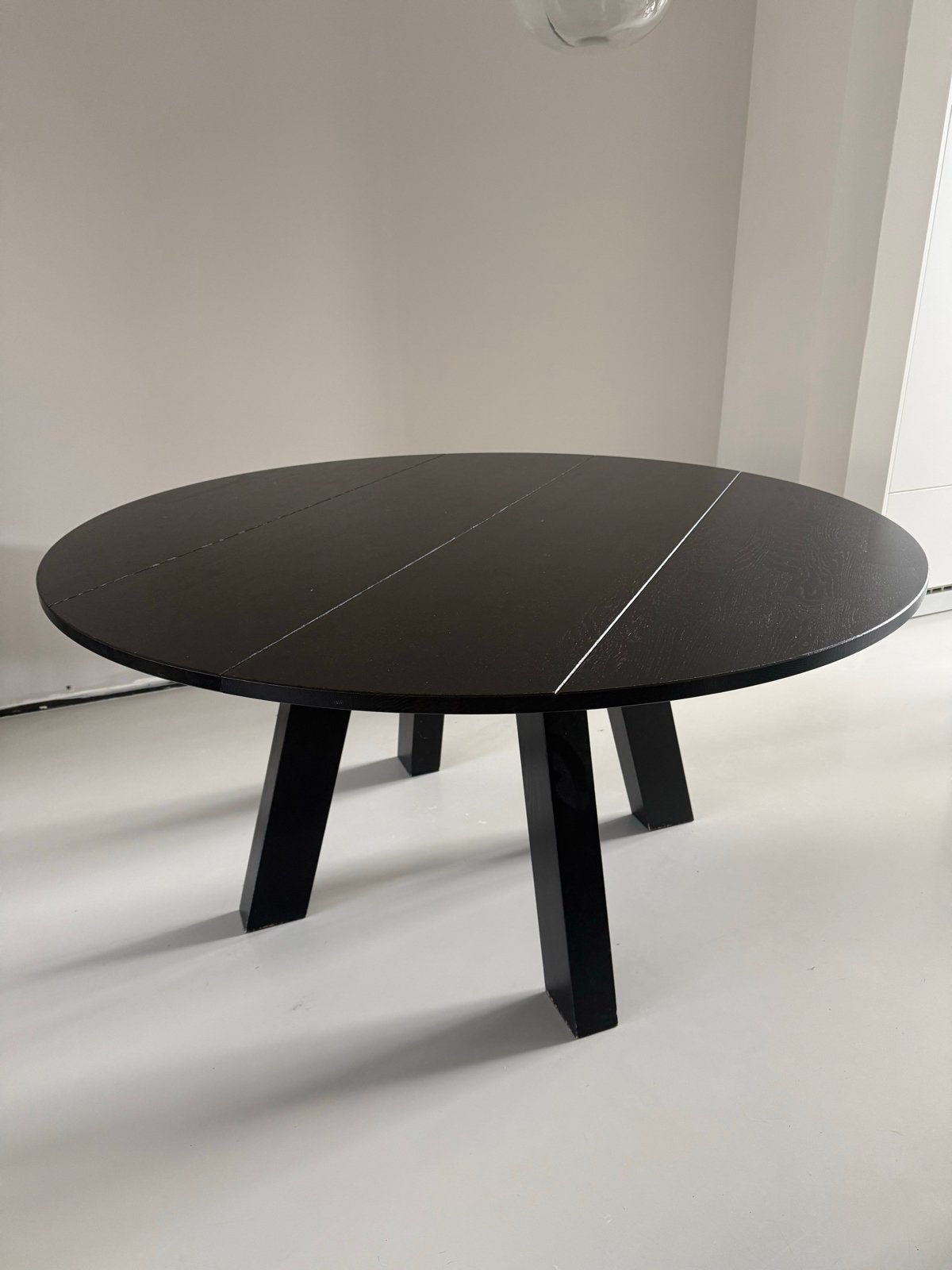 Woood Zwarte Ronde Eettafel - 150 cm Diameter, Huis en Inrichting, Tafels | Eettafels, Ophalen, Gebruikt, 150 tot 200 cm, Rond