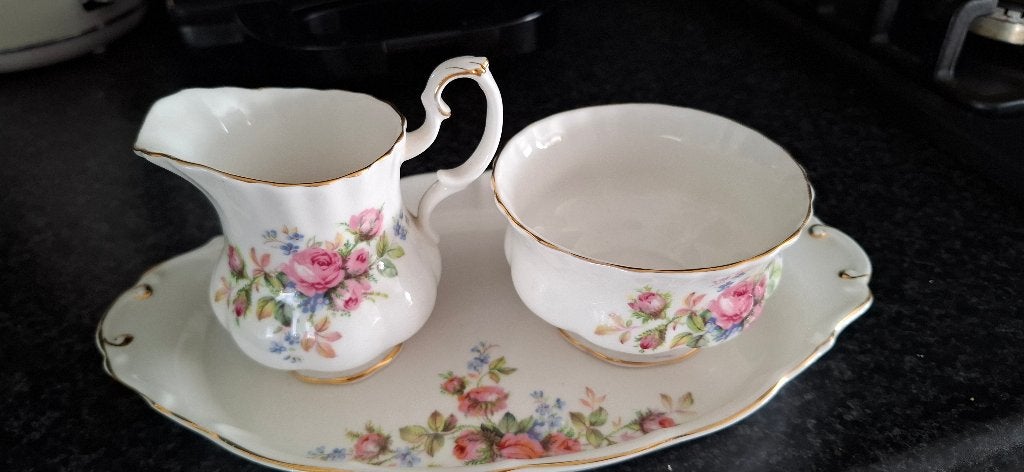 Royal Albert Moss Rose hostess set- Engeland, Ophalen