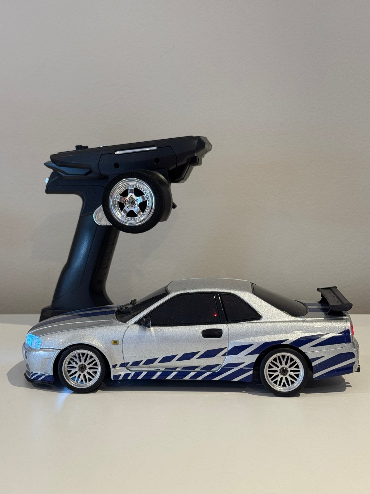 RC Nissan Skyline GTR R34 Fast & Furious, Hobby en Vrije tijd, Zo goed als nieuw, Auto onroad, RTR (Ready to Run), Overige schalen