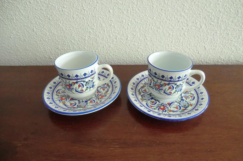 SEMA porselein - twee Turkse expresso kopjes met schoteltjes, Huis en Inrichting, Gebruikt, Ophalen of Verzenden, Overige stijlen