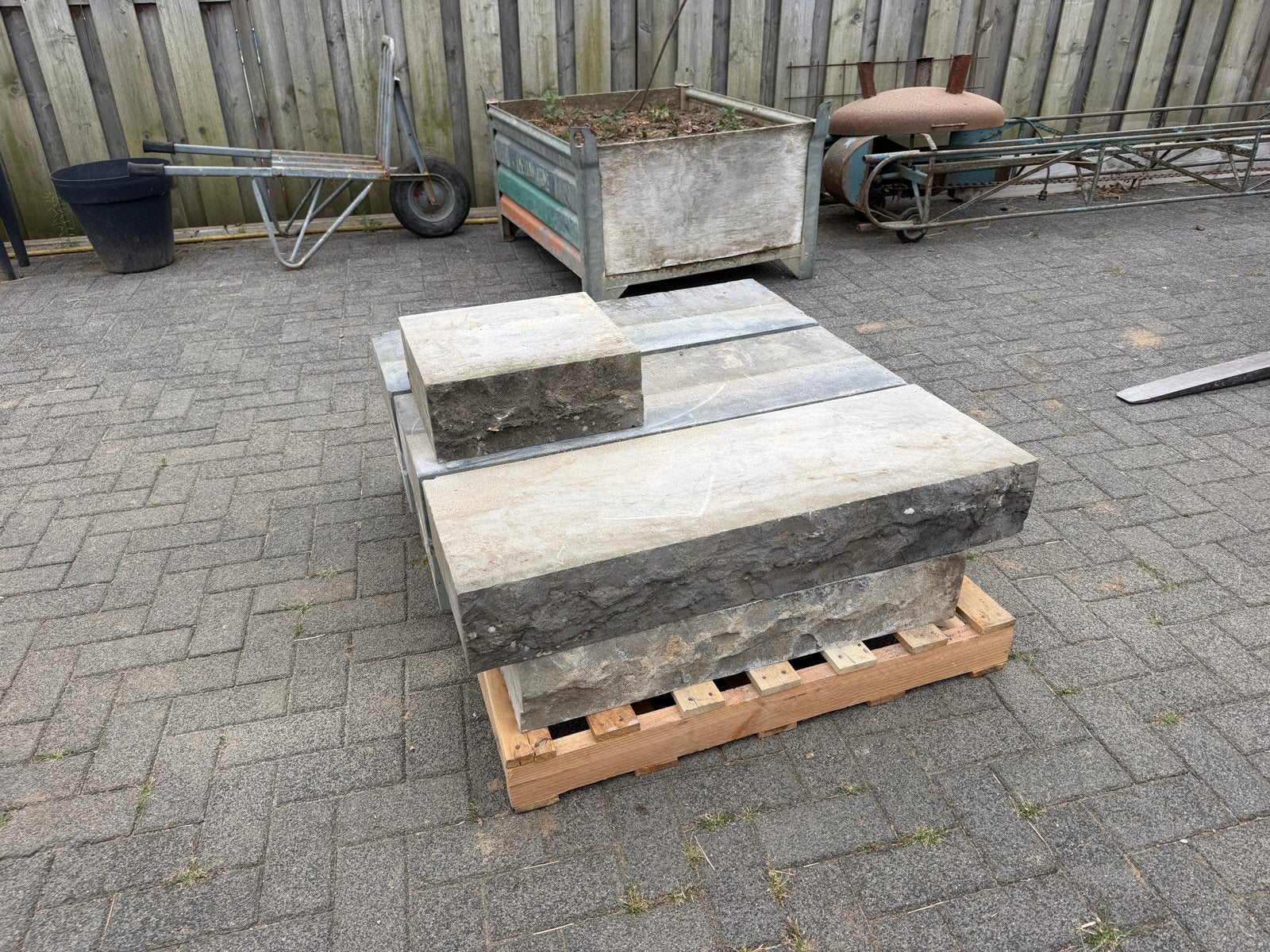 Oude arduin traptredes, Ophalen, Gebruikt, Terrastegels, Natuursteen
