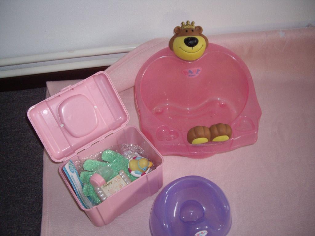 baby born bad met koffer +acc, Ophalen, Zo goed als nieuw, Babypop