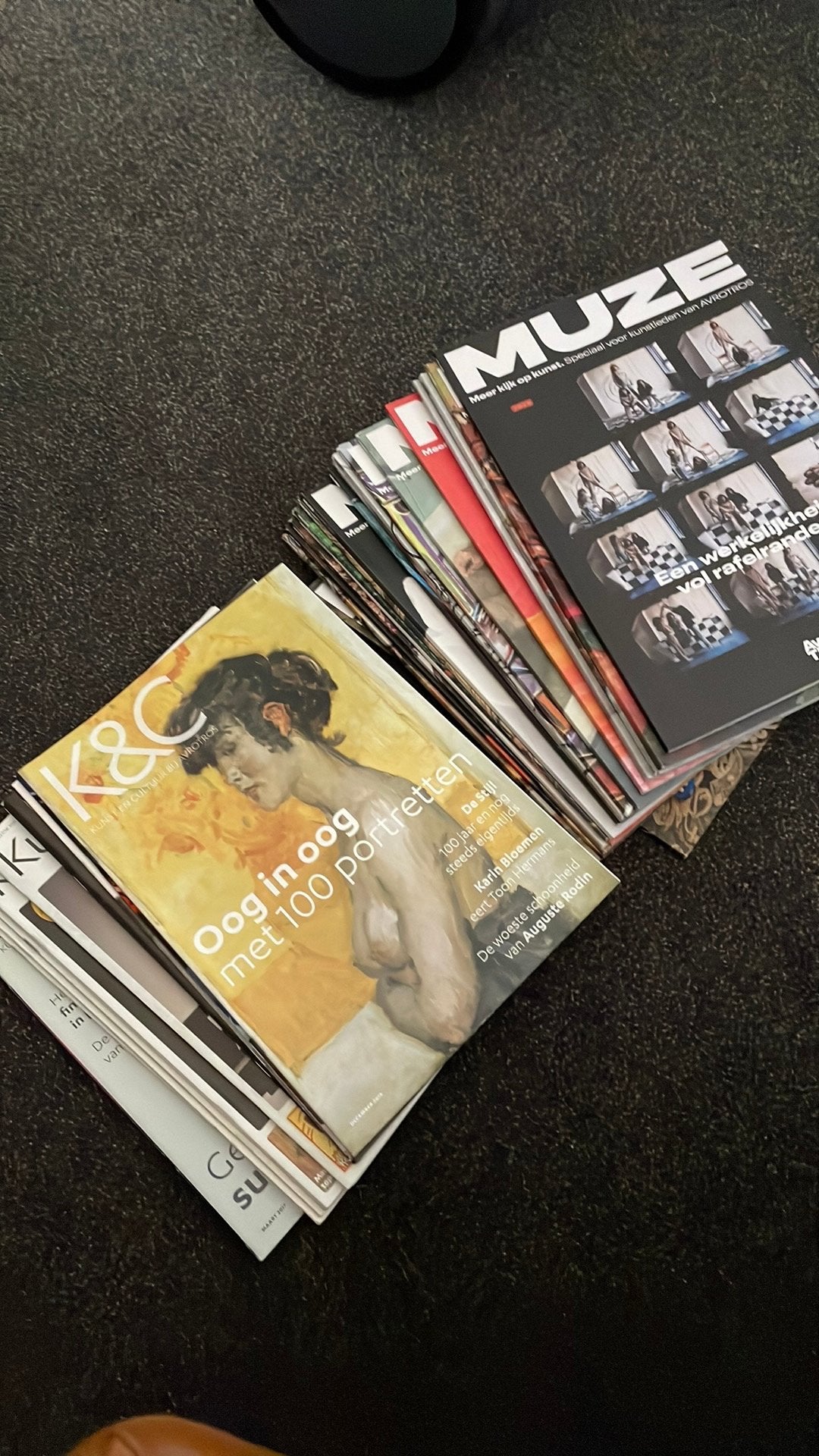 Gratis kunsttijdschriften., Ophalen, Zo goed als nieuw