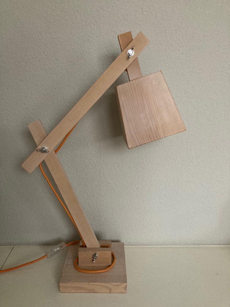 DESIGN GRENEN HOUTEN SCHEMERLAMP " MUUTOO", Huis en Inrichting, Lampen | Tafellampen, Ophalen of Verzenden, Zo goed als nieuw