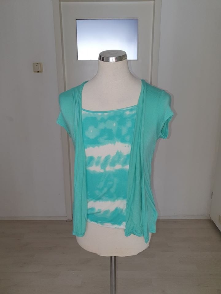 Trendy turquoise top met open vestje maat M, Kleding | Dames, Maat 38/40 (M), Blauw, Ophalen of Verzenden, Zo goed als nieuw