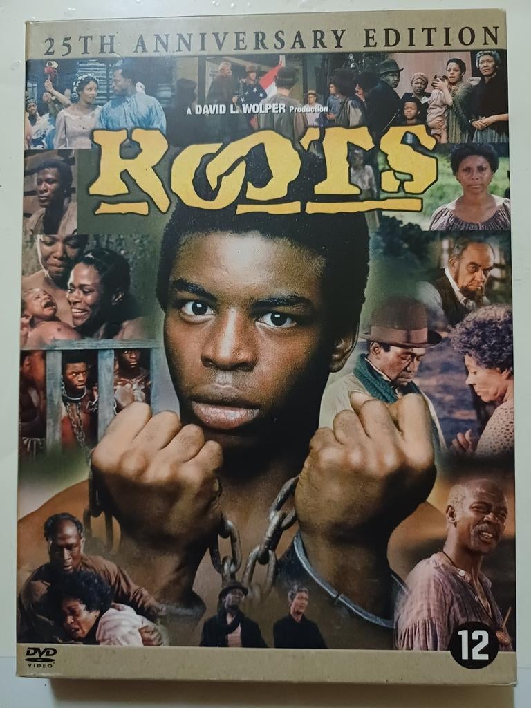 Roots, Vanaf 12 jaar, Ophalen of Verzenden, Zo goed als nieuw