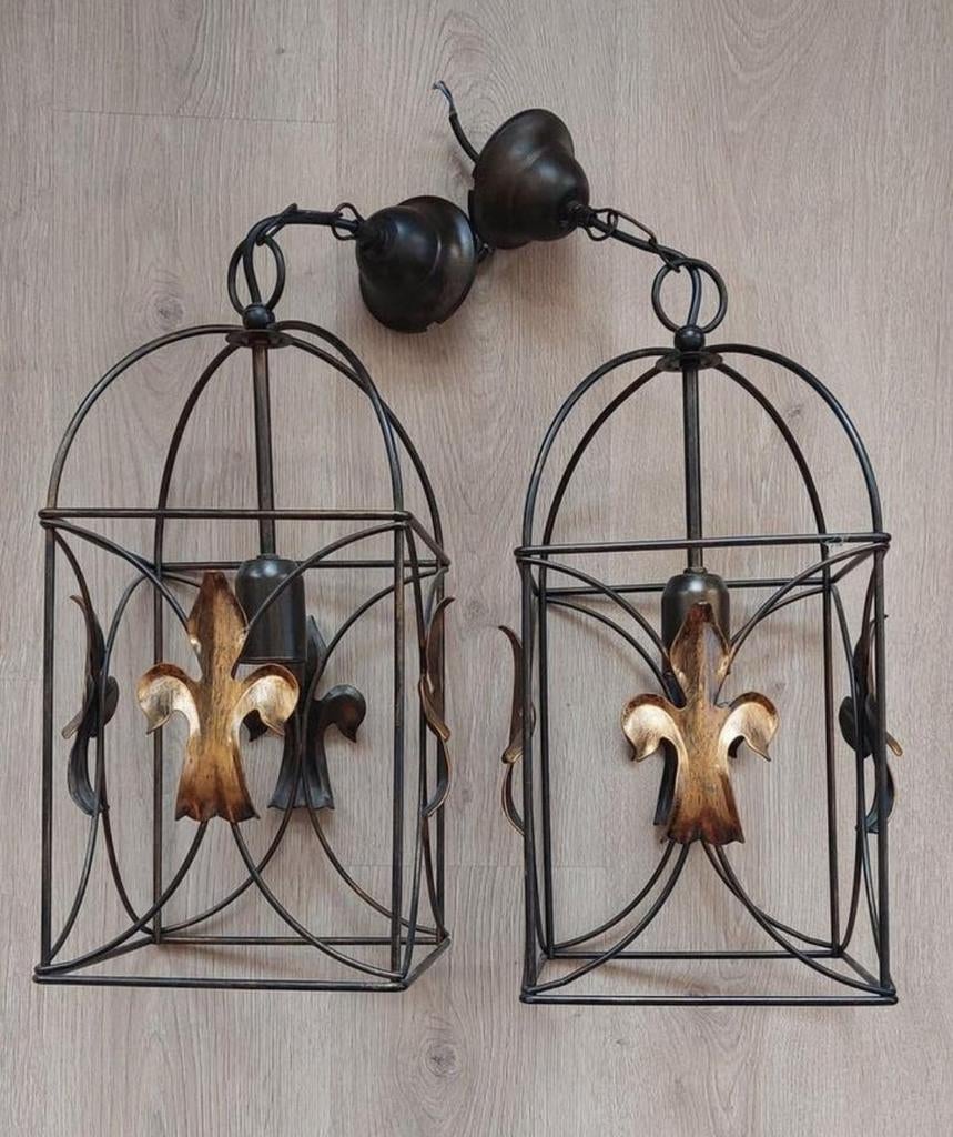 2 metalen kroonluchters met Frans leliemotief, Huis en Inrichting, Lampen | Kroonluchters, Ophalen of Verzenden, Gebruikt, Metaal