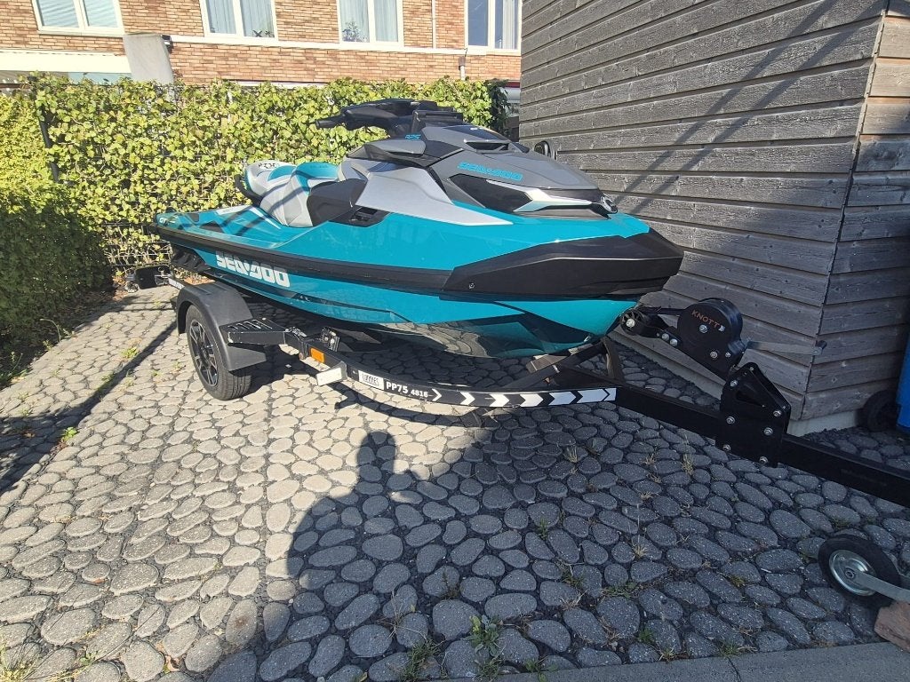 Seadoo GTX-limited 325. Juli 2026 - 29 vaaruren incl trailer, Watersport en Boten, Jetski's en Waterscooters, Ophalen, Zo goed als nieuw