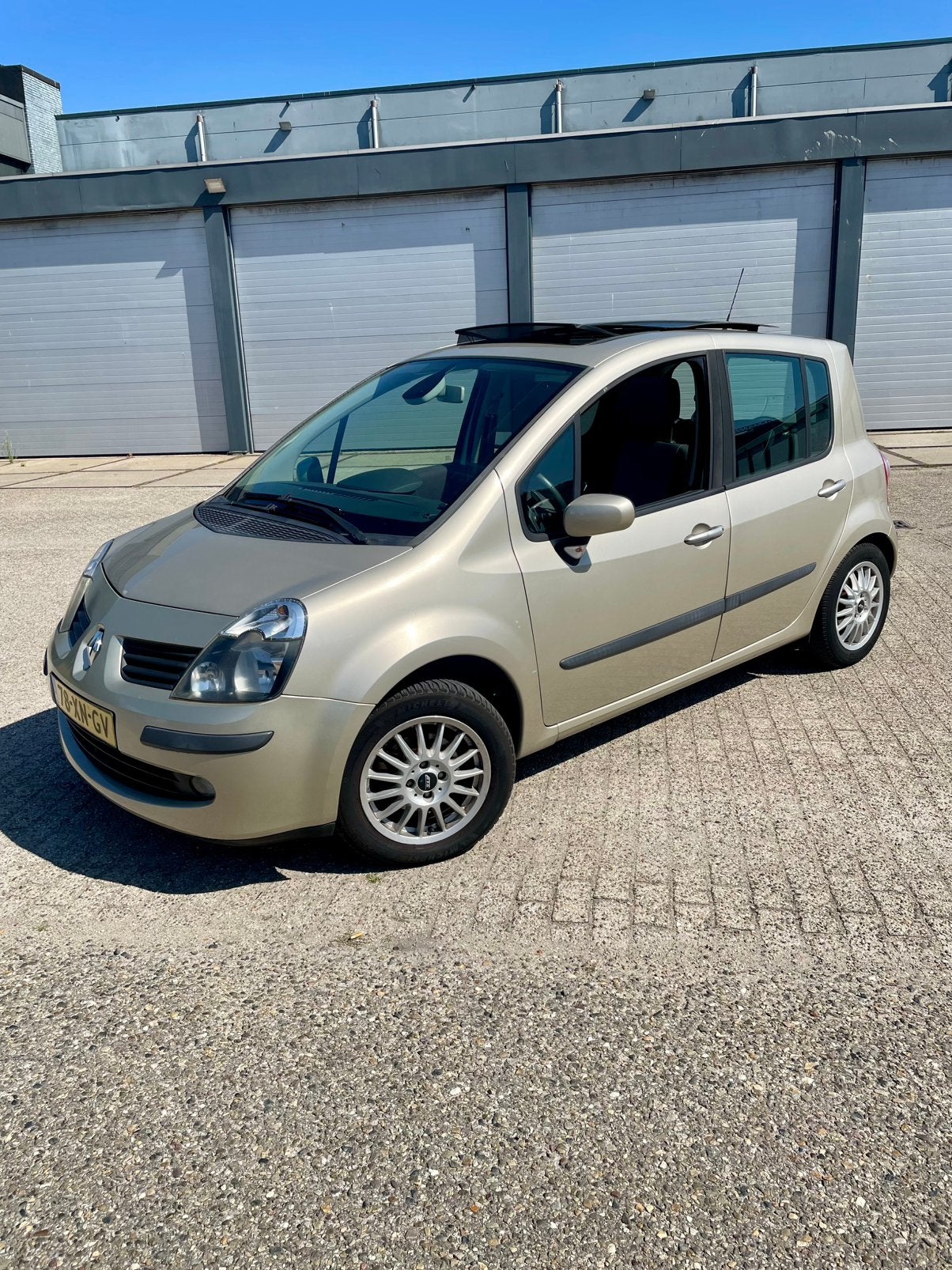 Renault Modus 1.6 2007/ AUTOMAAT / PANO / TREKHAAK / CLIMA!!, Stof, Open dak, Euro 6, 4 cilinders