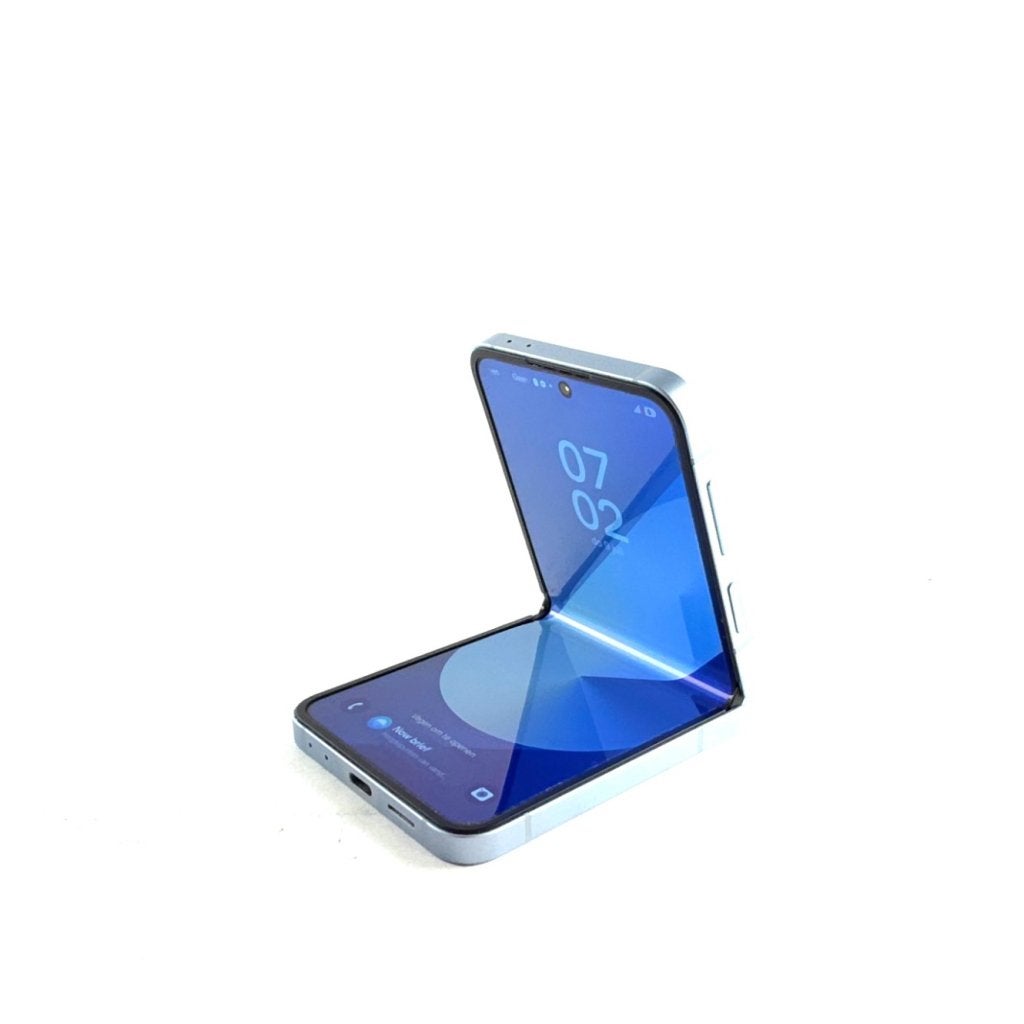 Foto 5 van Samsung Galaxy Z Flip 6, 256GB, Light Blue | In Nette Staat