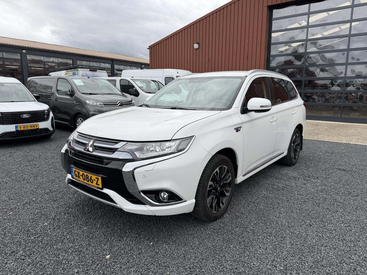 Mitsubishi Outlander 2.0 PHEV EXECUTIVE EDITION (bj 2015), 1998 cc, 4 cilinders, Met garantie (alle), 1820 kg