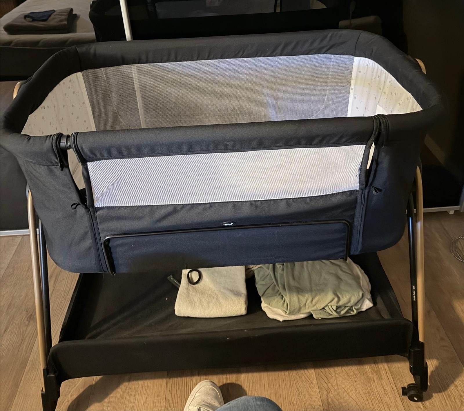 Puck Claire Co-Sleeper - Zwart / Goud, Ophalen of Verzenden, Zo goed als nieuw, Reisbedje