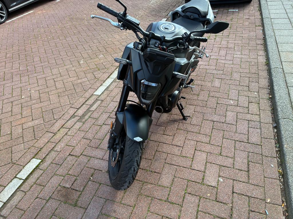 Honda CB 500 Hornet 2025 - A2 -  3700km - dealeronderhouden, 2 cilinders, Particulier, Minimaal motorrijbewijs A2, Handgeschakeld