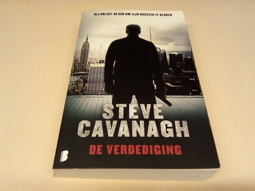 Steve Cavanagh - De Verdediging (Thriller), Ophalen of Verzenden, Zo goed als nieuw, Nederland, Steve Cavanagh