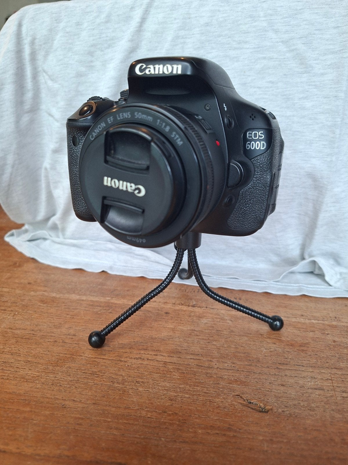 Canon EOS 600D Spiegelreflexcamera set met 50mm lens, Gebruikt, Spiegelreflex, Canon, Lensdop