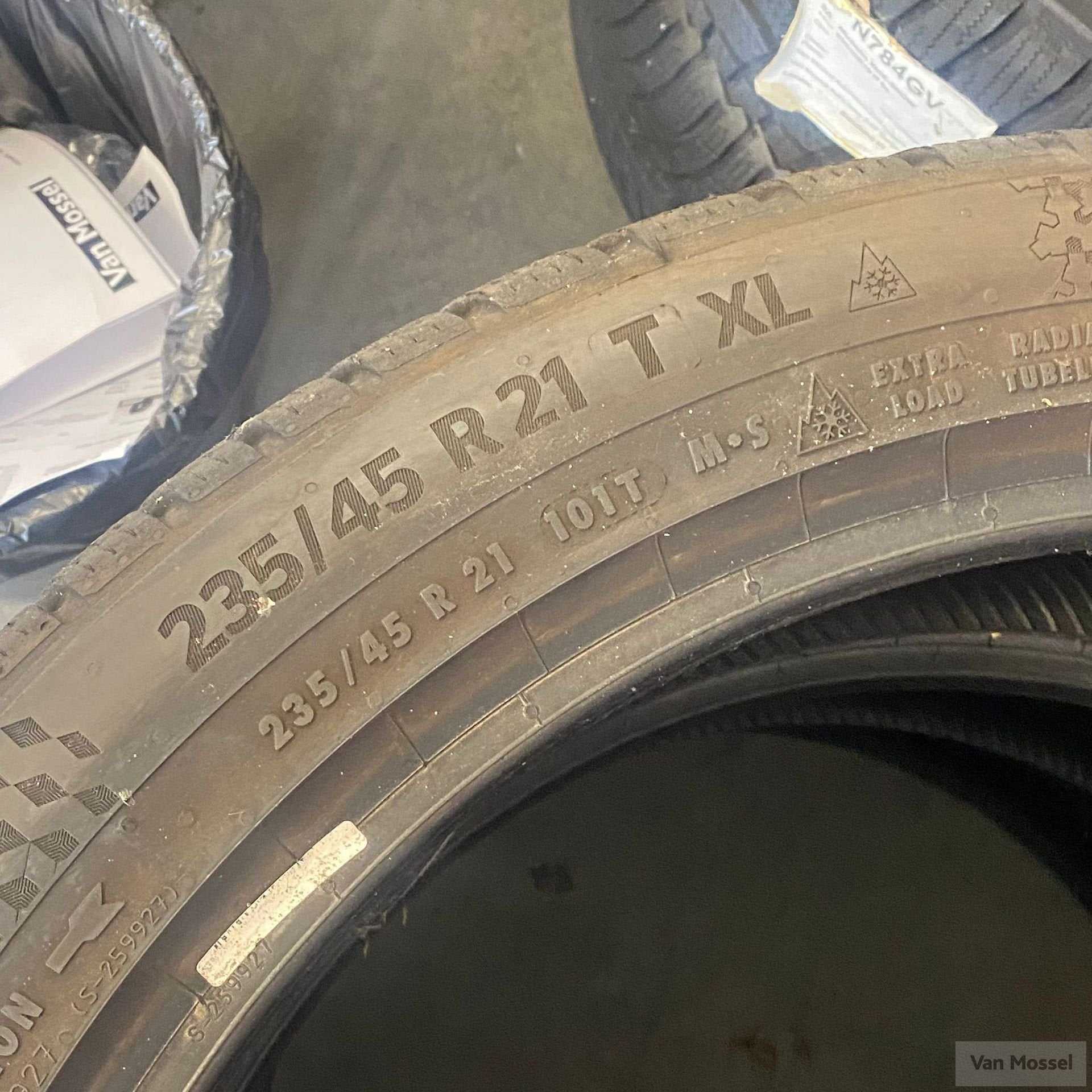 Continental WinterContact TS870P 235/45/R21 101T, Gebruikt, -, -, 235 mm