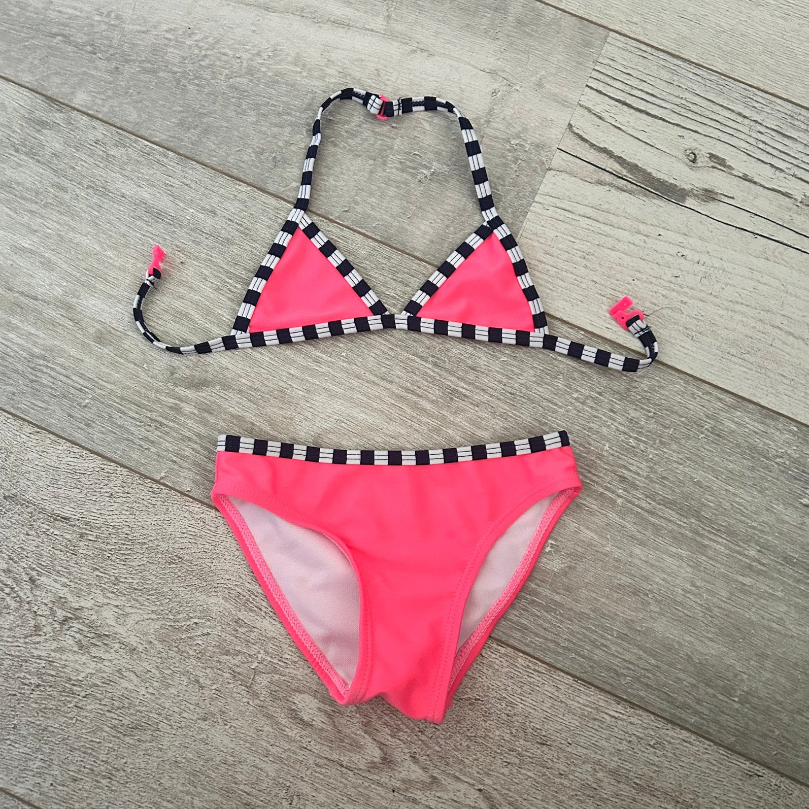 HEMA bikini neon roze met streepjes – Maat 86/92, Gebruikt, Bikiniset, Meisje, Ophalen of Verzenden