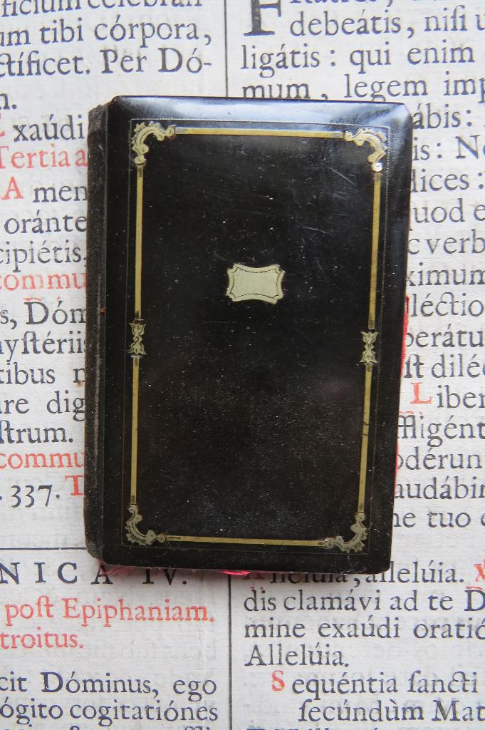 Antiek Frans carnet de bal met goudinleg en kalender 1851, Ophalen of Verzenden