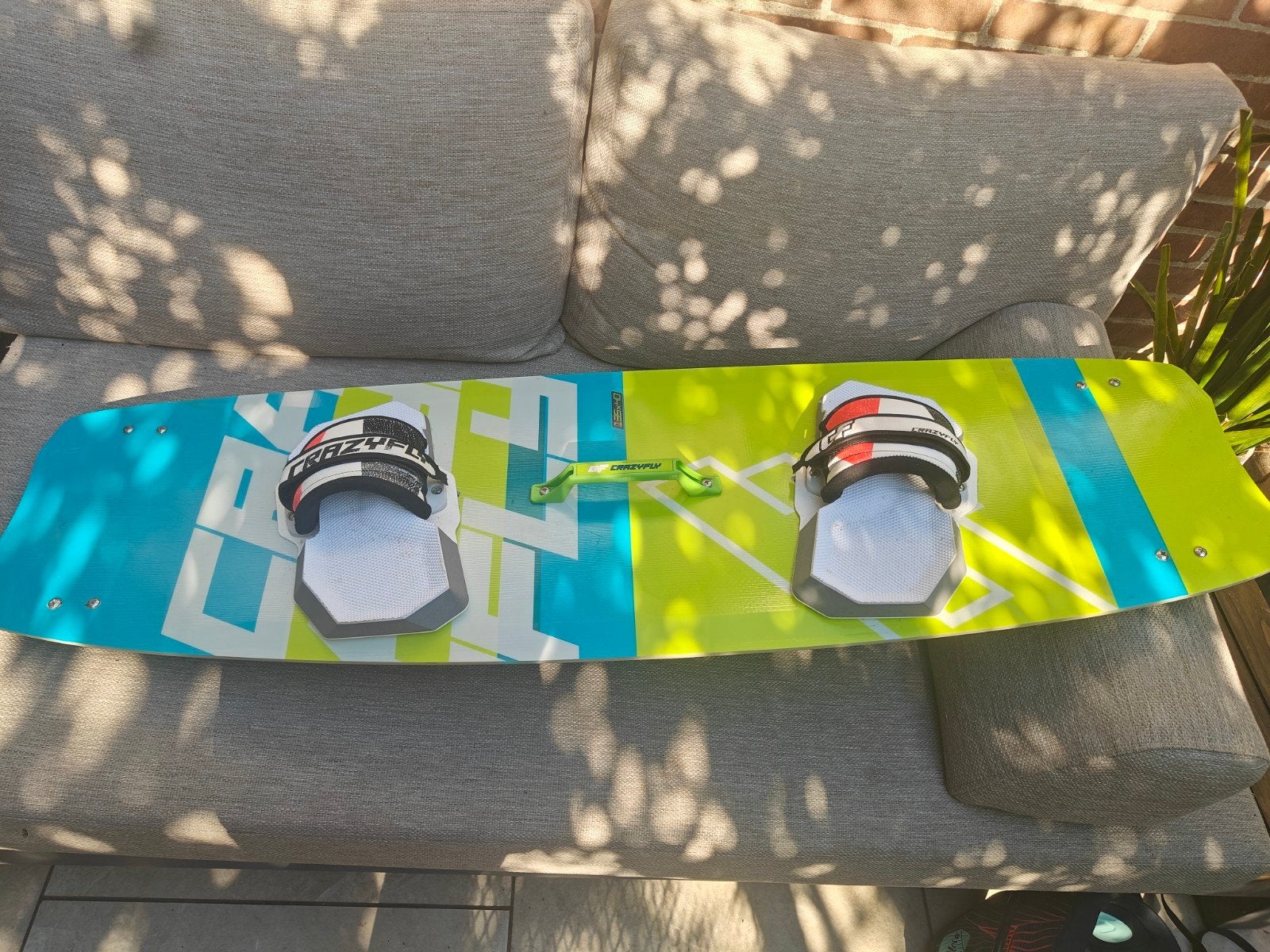 CrazyFly Kiteboard 134 - Zo goed als nieuw, Watersport en Boten, Kitesurfen, Twintip, Ophalen, Zo goed als nieuw, Kiteboard