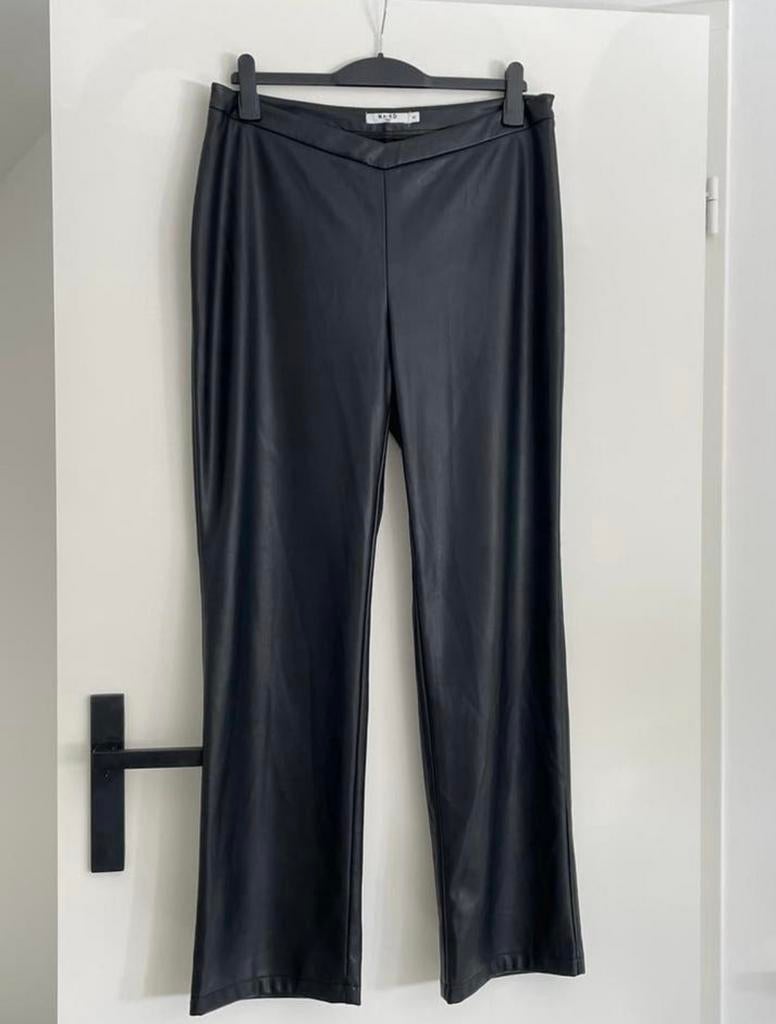 NAKD imitatie leren broek, Zwart, Maat 42/44 (L), Ophalen of Verzenden, Zo goed als nieuw