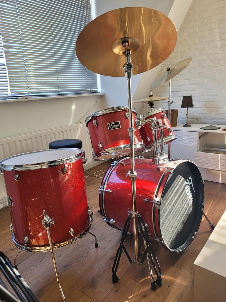 Drumstel Fame FG20B-RD First Gig Studio Set Red Sparkle, Muziek en Instrumenten, Drumstellen en Slagwerk, Ophalen, Zo goed als nieuw