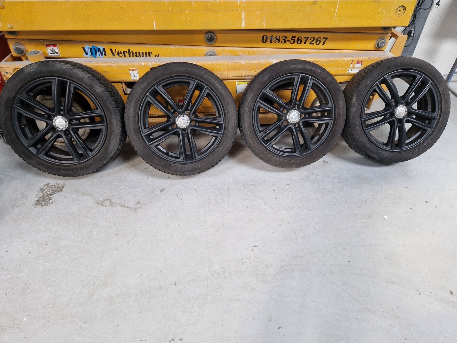 Mercedes-Benz 17 inch velgen met Dunlop Winter Sport banden, Ophalen, Gebruikt, Banden en Velgen, 17 inch