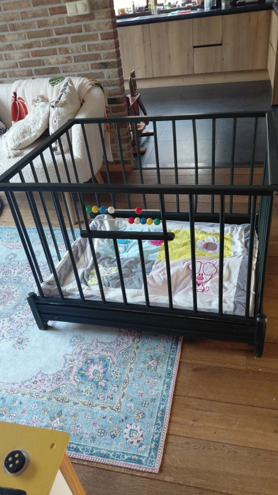 Box met matrasje en twee boxkleden, Ophalen of Verzenden, Gebruikt, Rechthoekig, Boxkleed