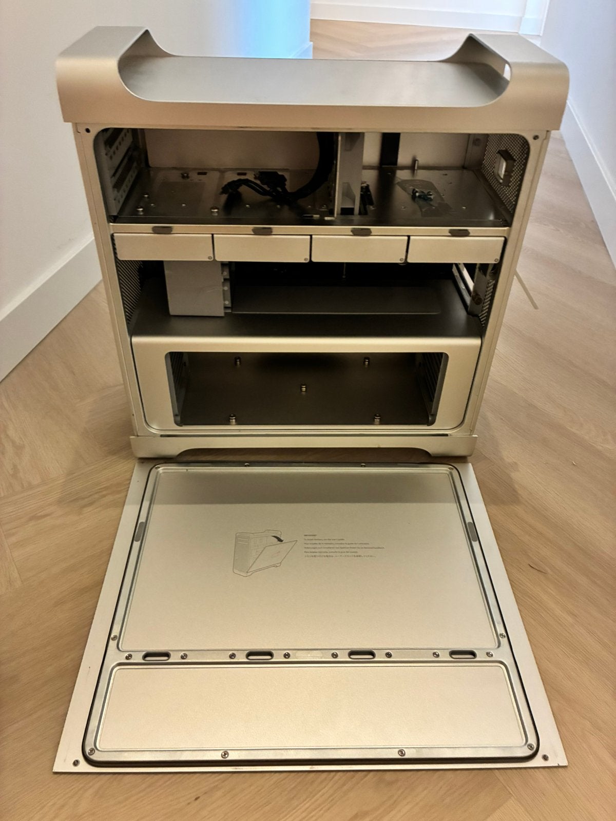 Mac Pro 5,1 Kast met Backplane (zonder PSU), Computers en Software, Apple Desktops, Ophalen, Gebruikt, Minder dan 4 GB, Mac Pro