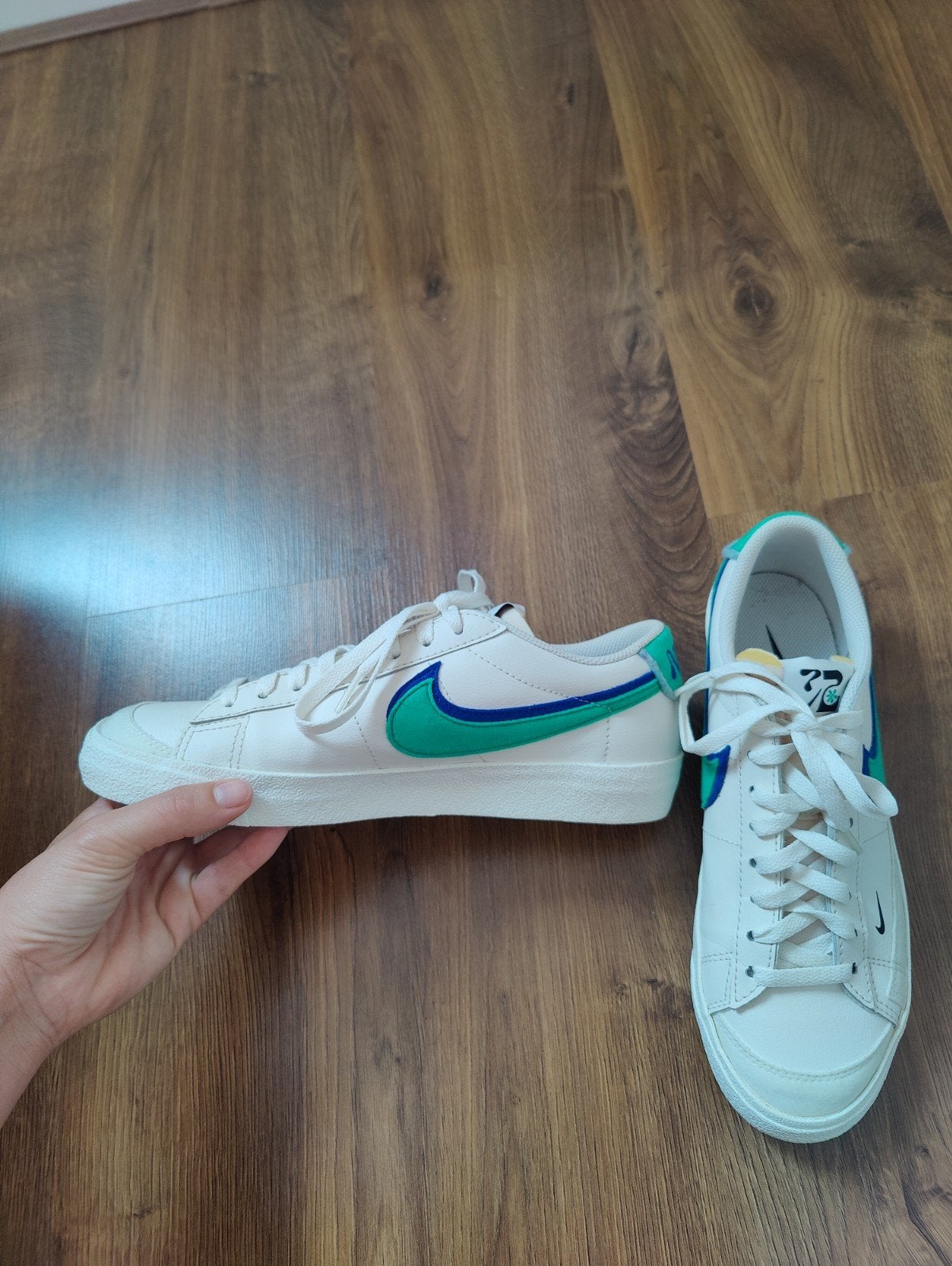 Nike sneakers, maat 42, type: blazer low 72 double swoosh, Ophalen of Verzenden, Zo goed als nieuw, Wit, Sneakers of Gympen