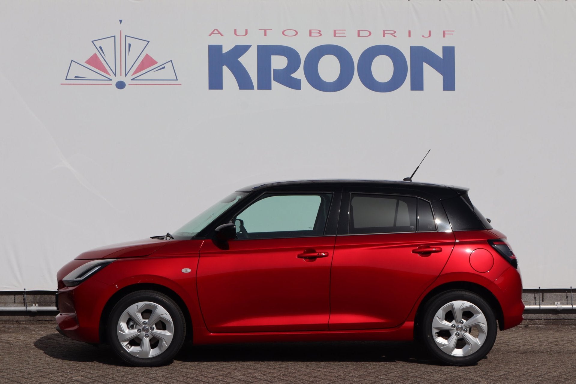 Suzuki Swift 1.2 Select Smart Hybrid|Nieuw uit voorraad leve, Voorwielaandrijving, Stof, Zwart, 894 kg