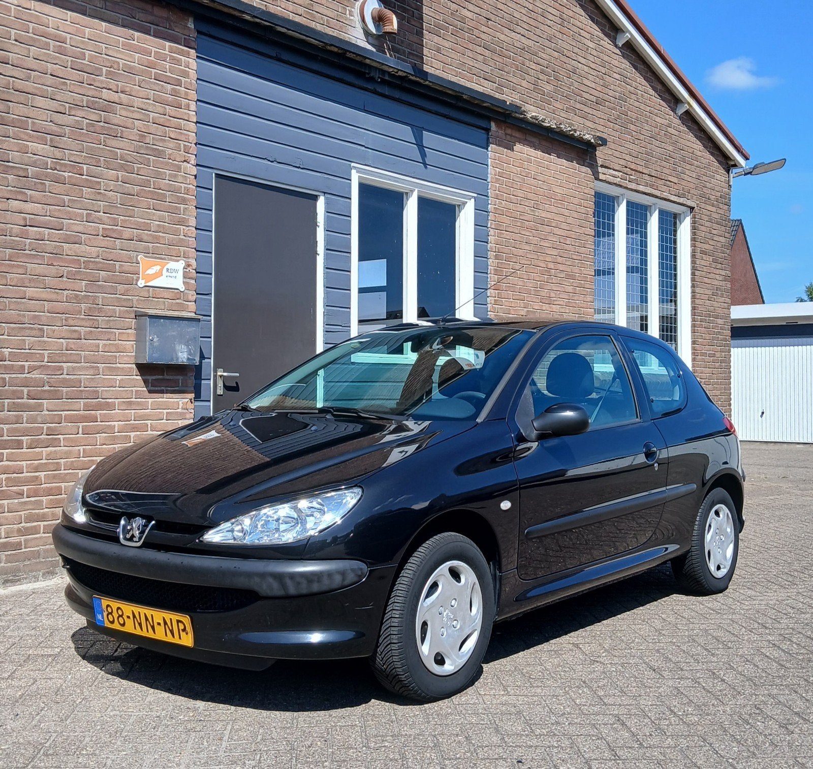 Peugeot 206 1.1 X-Line / APK 23-02-2027 / Bj.2004, Auto's, Stof, 4 cilinders, 60 pk, Zwart