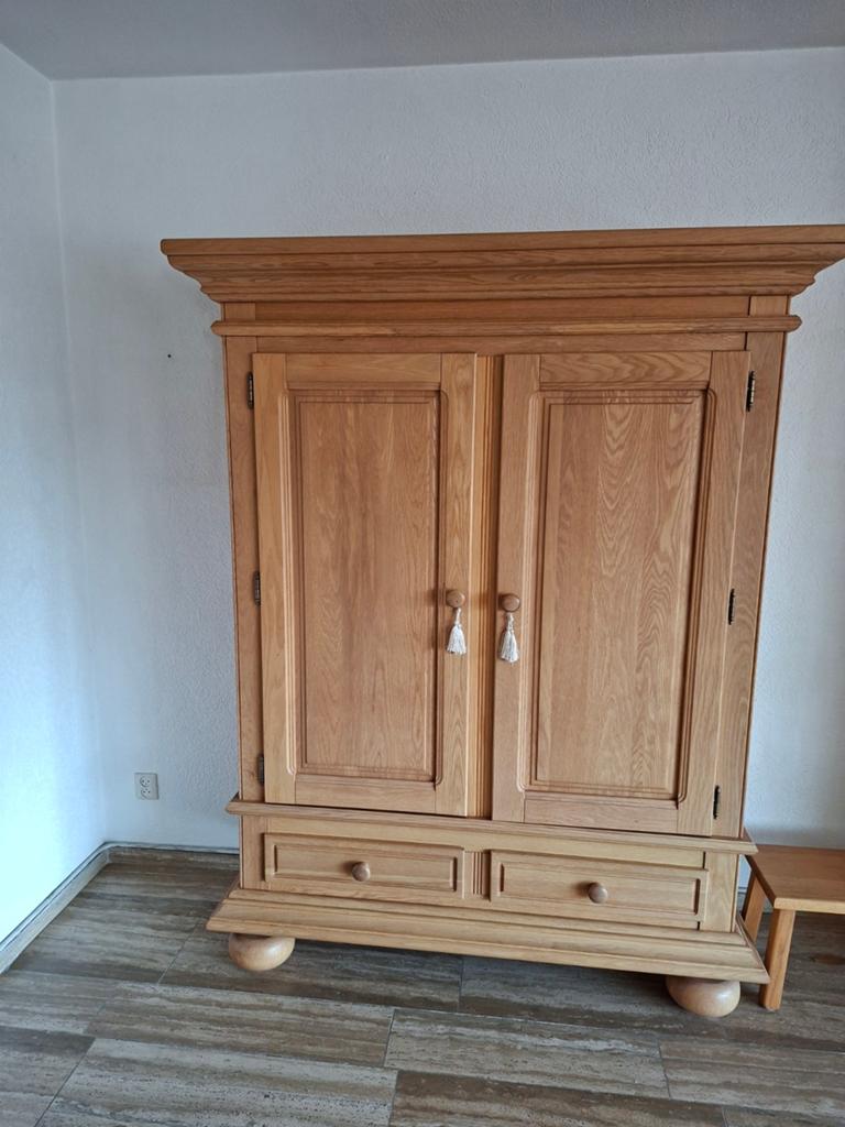 Ophalen gratis massief houten kast met laden en planken, Ophalen, Eikenhout, Zo goed als nieuw, Klassiek, Landelijk