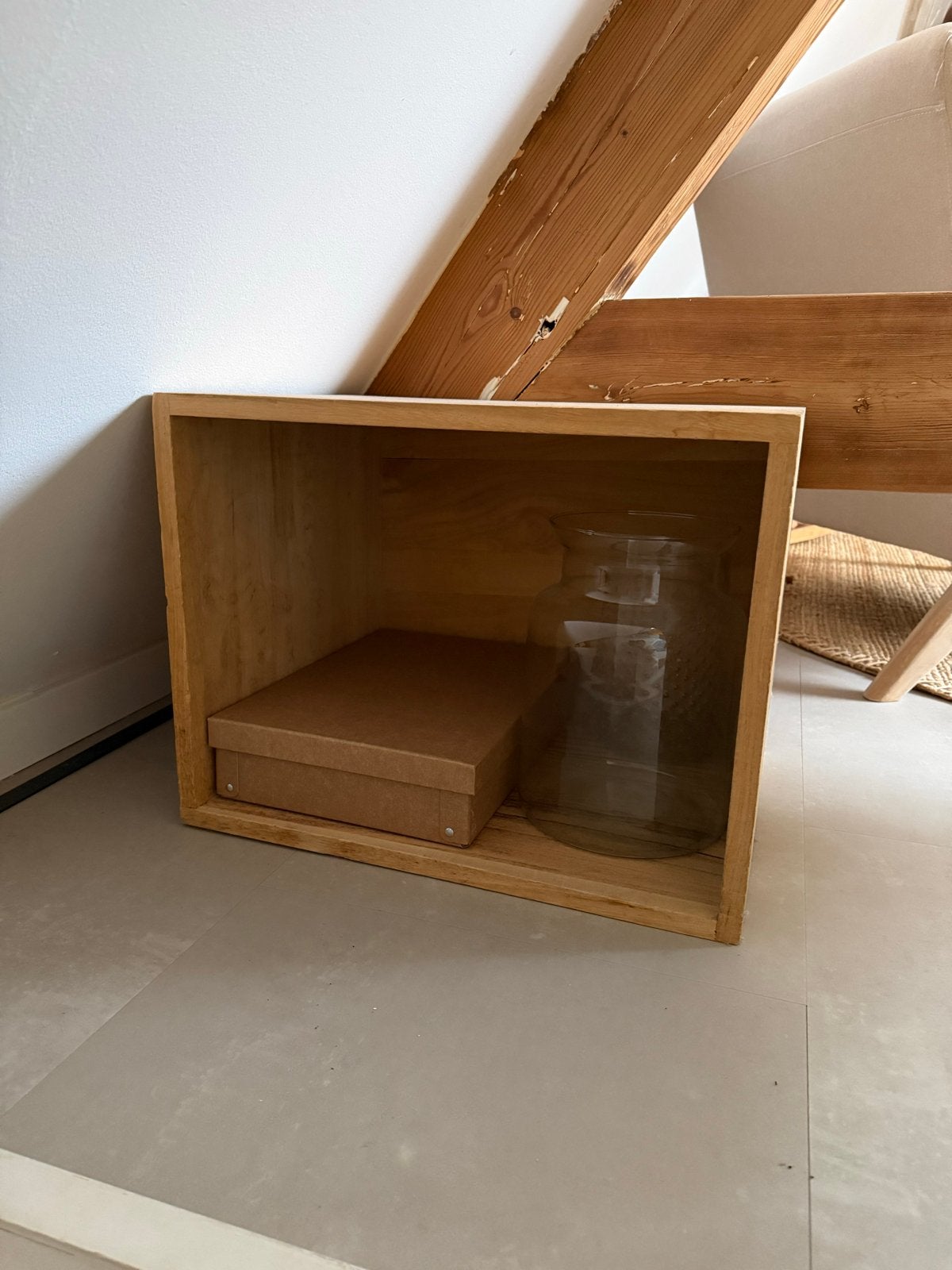 Houten kubus kastje/bijzettafel - 37x48x40 cm, Ophalen, Gebruikt