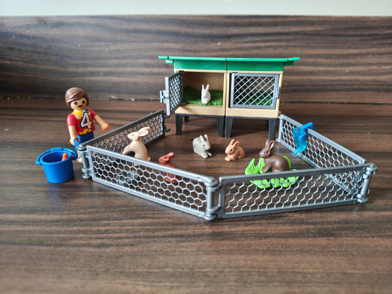 Playmobil Konijnenhok met jongen en konijnen, Ophalen of Verzenden, Zo goed als nieuw, Jongen of Meisje