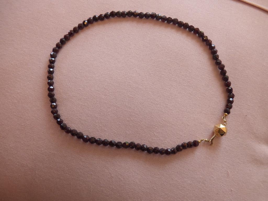 Granaat ketting met gouden slot (2), Paars, Nieuw, Ophalen of Verzenden, Met edelsteen