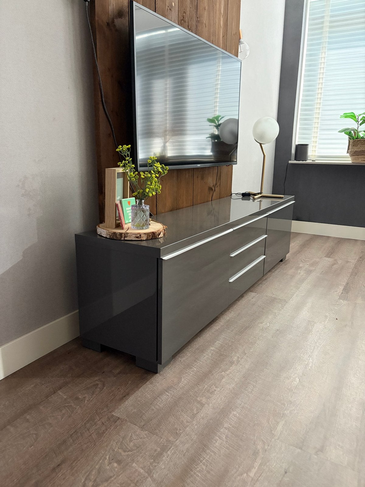 Moderne hoogglans IKEA tv-meubel met lades, Ophalen, Kunststof, 150 tot 200 cm, Zo goed als nieuw
