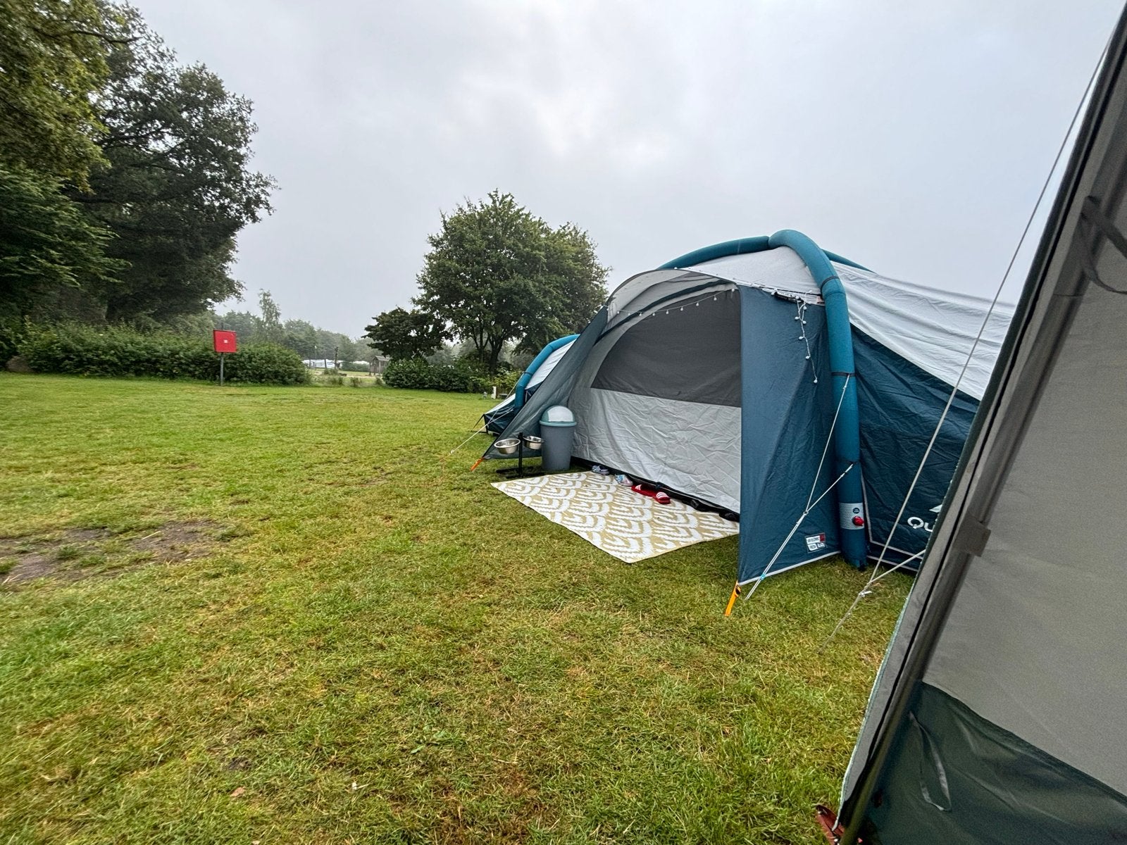Opblaasbare tent 8 persoons met binnencabines, Caravans en Kamperen, Ophalen of Verzenden, Gebruikt, Tot en met 6