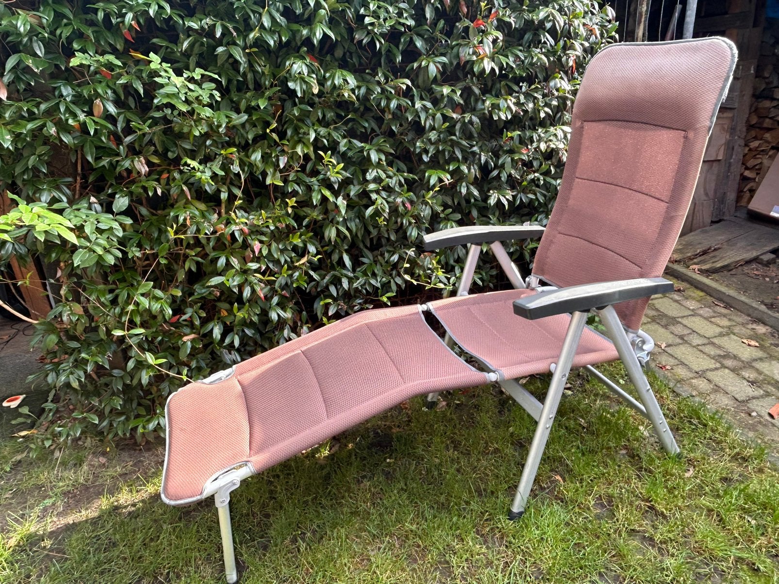 Twee bruine Westfield stoelen met twee voetenbankjes, Ophalen, Gebruikt