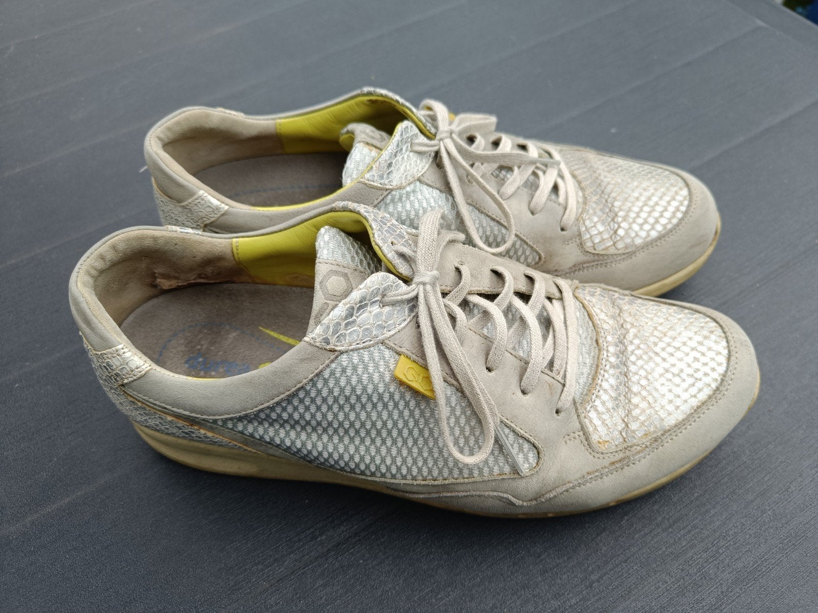 Gratis! Durea sneakers maat 6 1/2 H, Durea, Ophalen, Gedragen