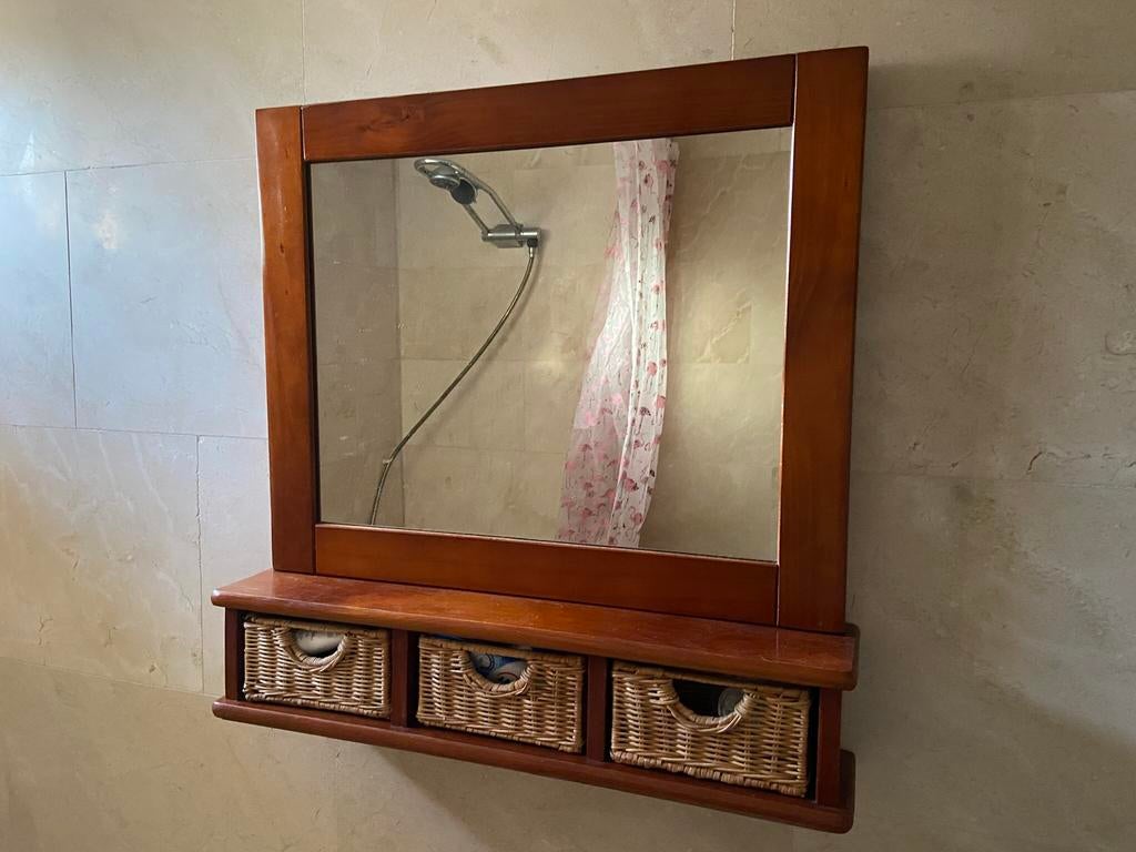 Leuke badkamer wandmeubel spiegel met rieten mandjes, Huis en Inrichting, Badkamer | Badkamermeubels, Minder dan 50 cm, Nieuw