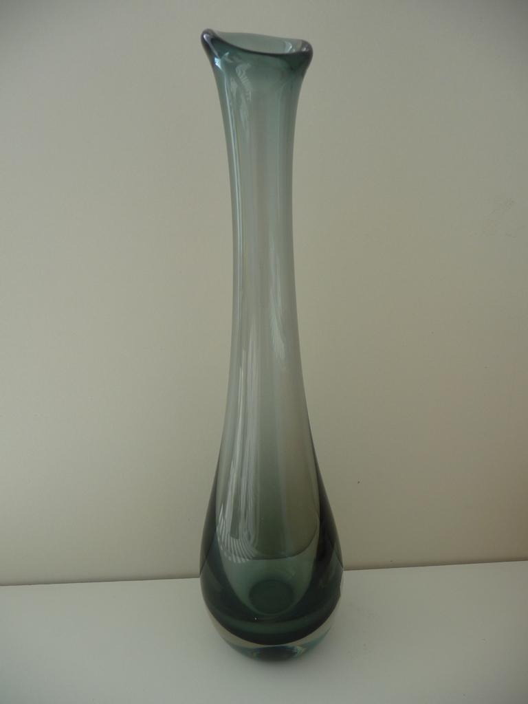 vaas KOSTA BODE GLASBRUK - SWEDEN - hoog 30,5cm, Antiek en Kunst, Ophalen of Verzenden