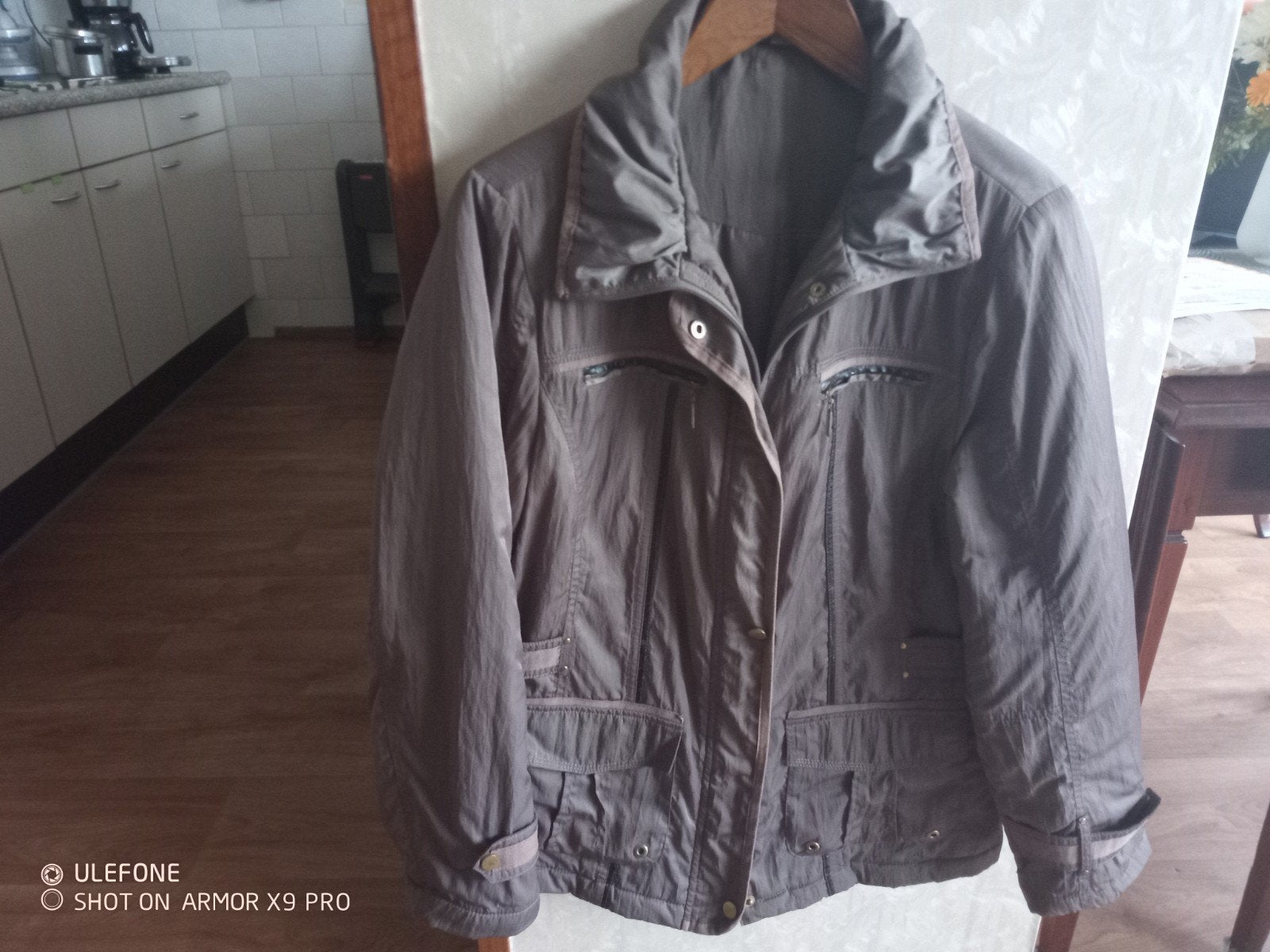 Mooi taupe kleurig jack 40, Ophalen of Verzenden, Zo goed als nieuw, Maat 38/40 (M), Bruin