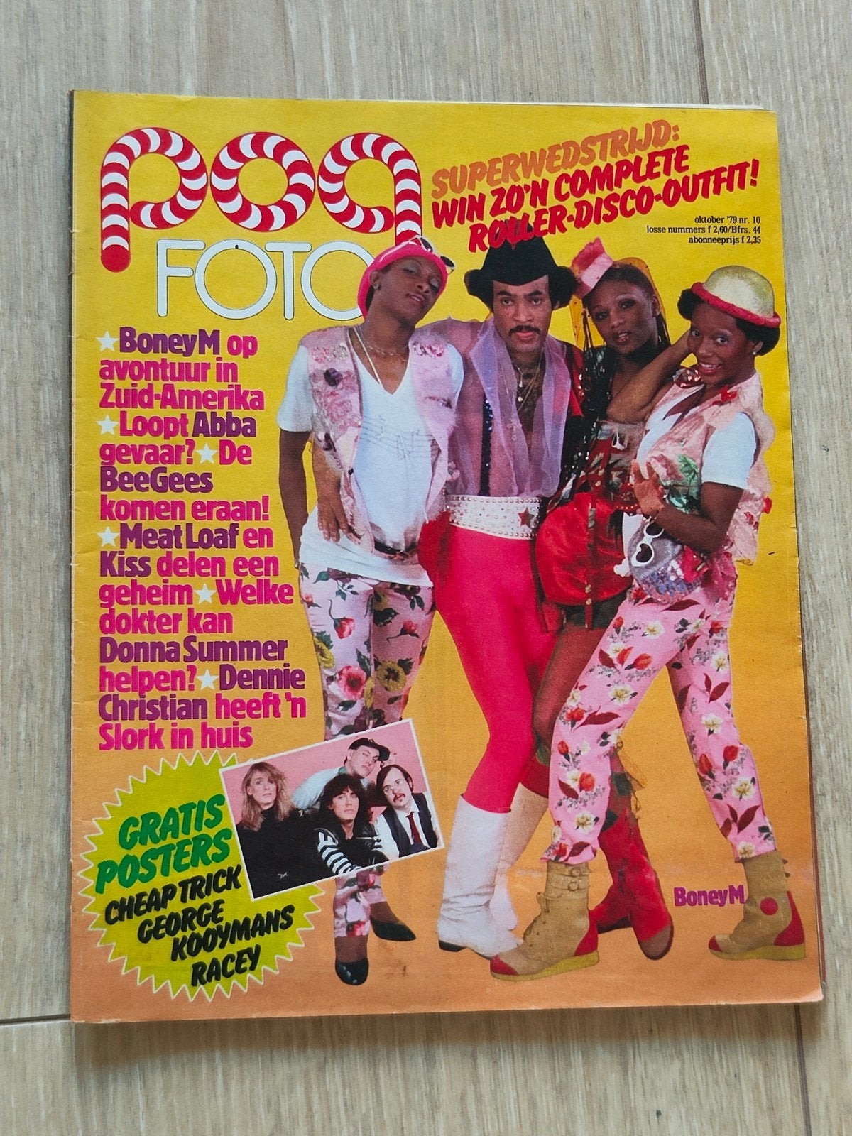 Popfoto oktober 1979. Super Poster Cheap Trick, Verzamelen, Ophalen of Verzenden, 1960 tot 1980, Tijdschrift