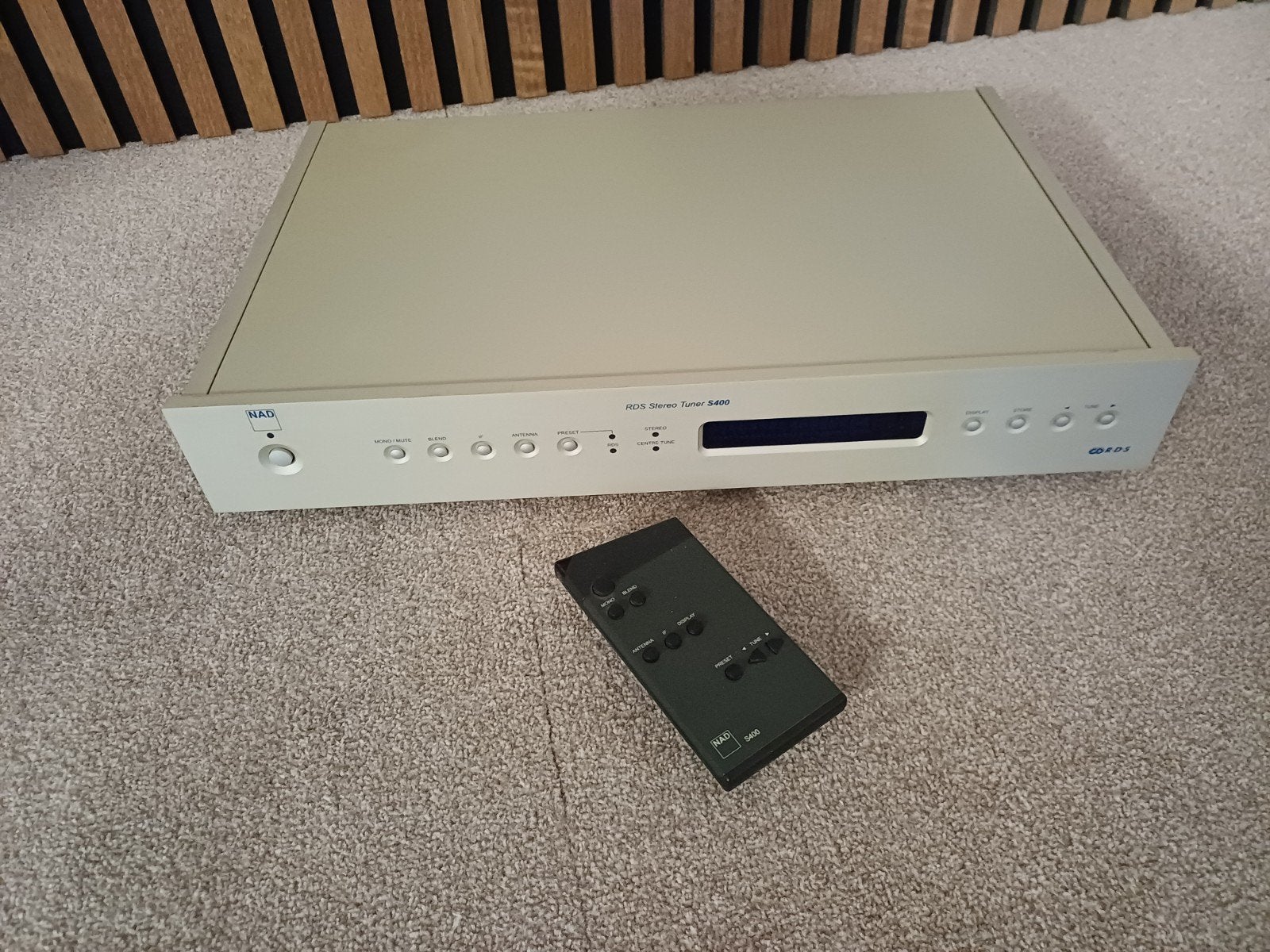 Foto 2 van NAD S400 RDS Stereo Tuner - Hoogwaardige Radio-ontvanger