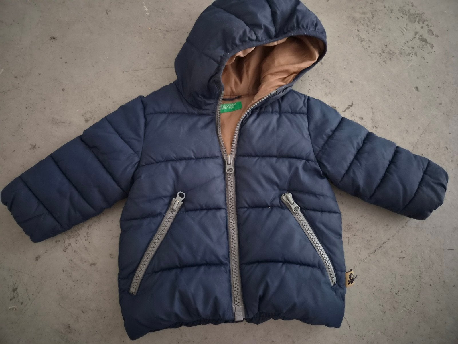 Benetton gewatteerde jas - maat 74, Kinderen en Baby's, Ophalen of Verzenden, Zo goed als nieuw, Benetton, Jongen of Meisje