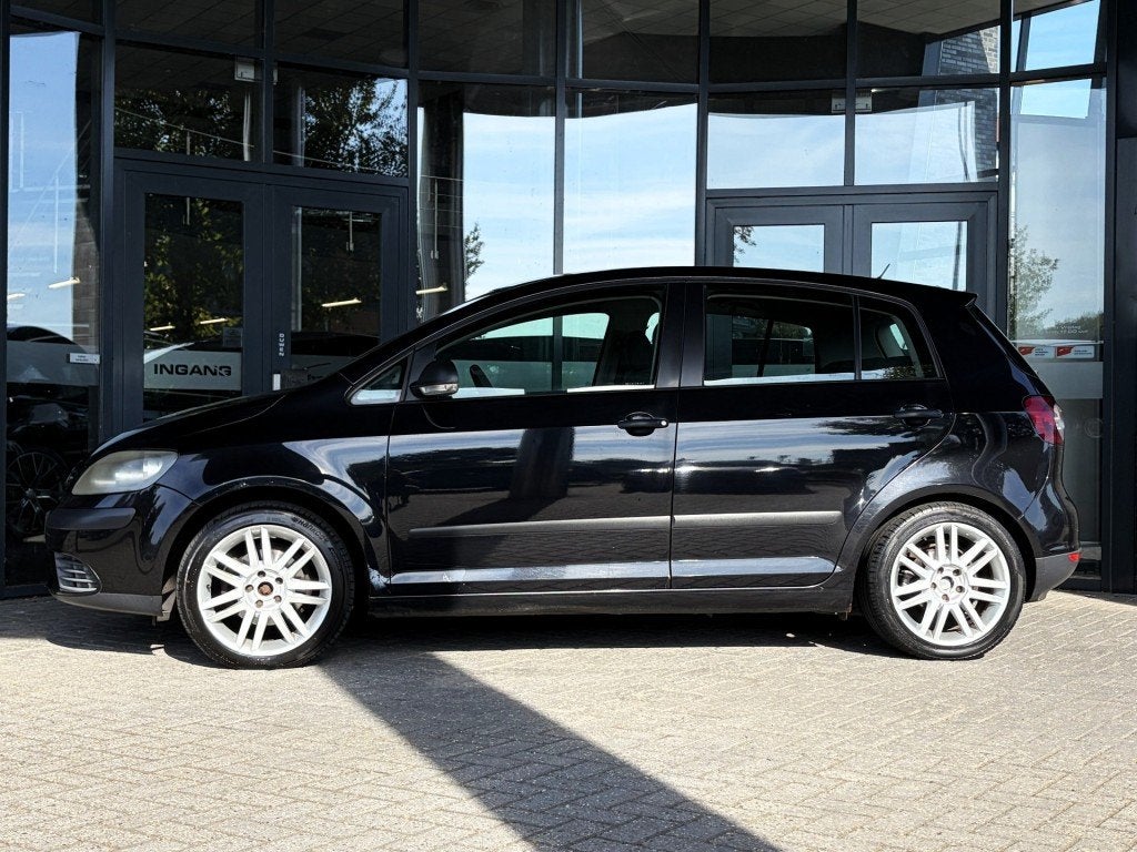 Volkswagen GOLF PLUS 1.6 FSI 85KW COMFORTLINE AIRCO - TREKH., Auto's, Gebruikt, 4 cilinders, 116 pk, Zwart