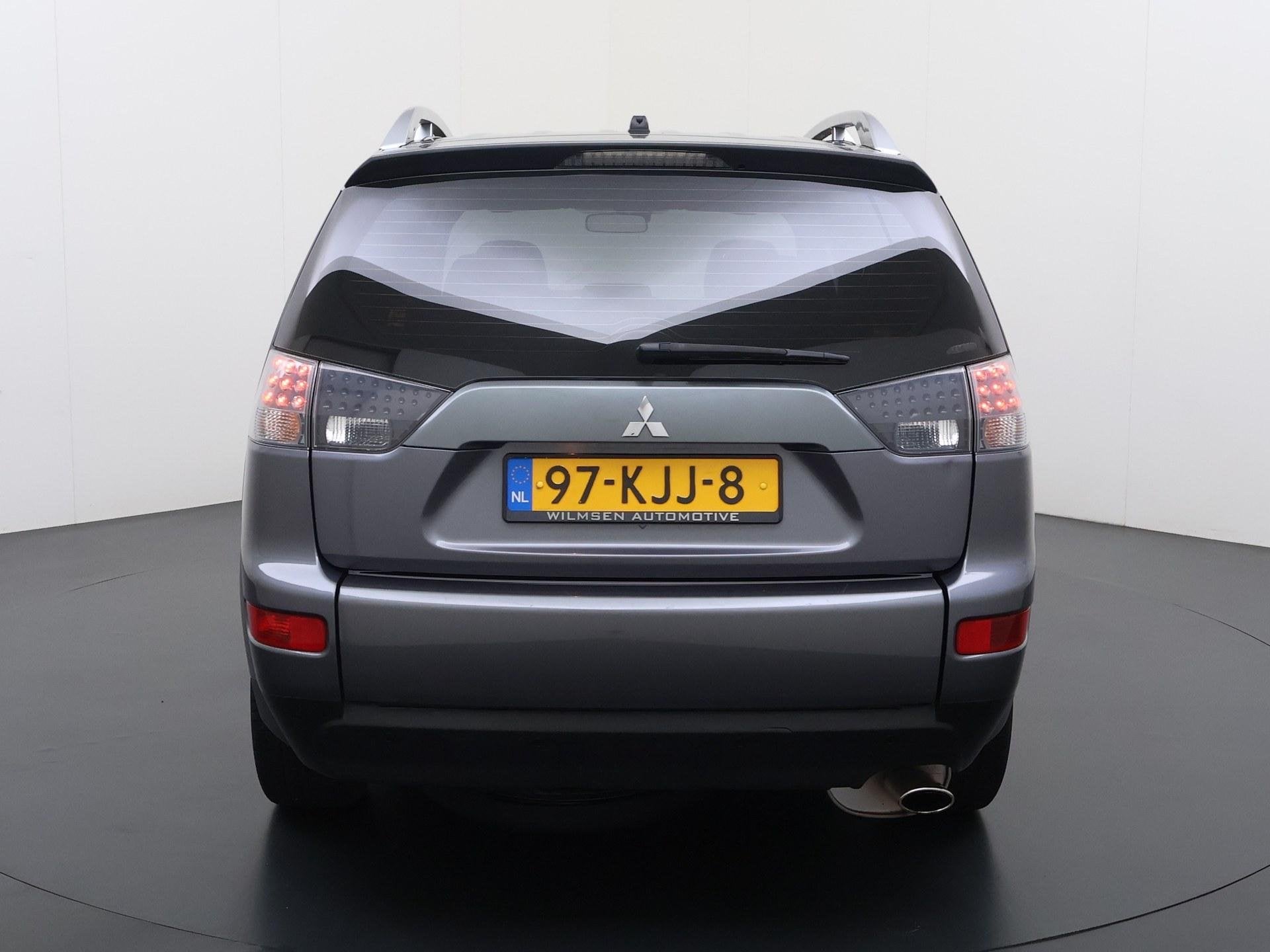 Mitsubishi Outlander 2.4 Intense+ Special Edition, Auto's, Stof, 4 cilinders, 11 km/l, Handgeschakeld
