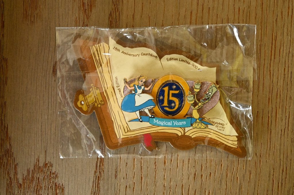 Pin 15 jaar Disney Parijs -Alice, Verzenden, Nieuw, Figuurtje, Speldje of Pin